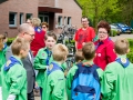Ger Koopmans in gesprek met jeugdleden Scouting Wellerlooi